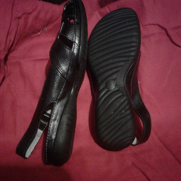 Sandles - Picture 3 of 3